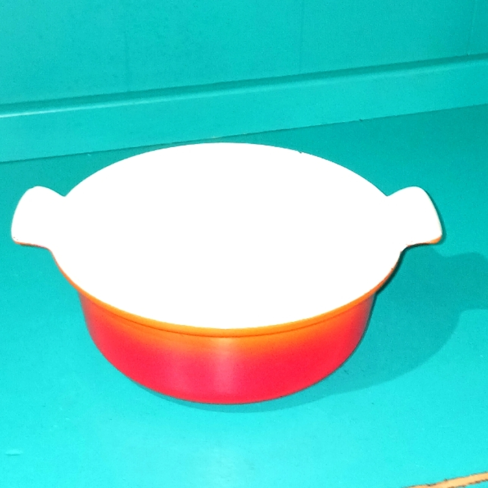 Vintage Descoware Ombre Orange Cast Enamel Dutch Oven